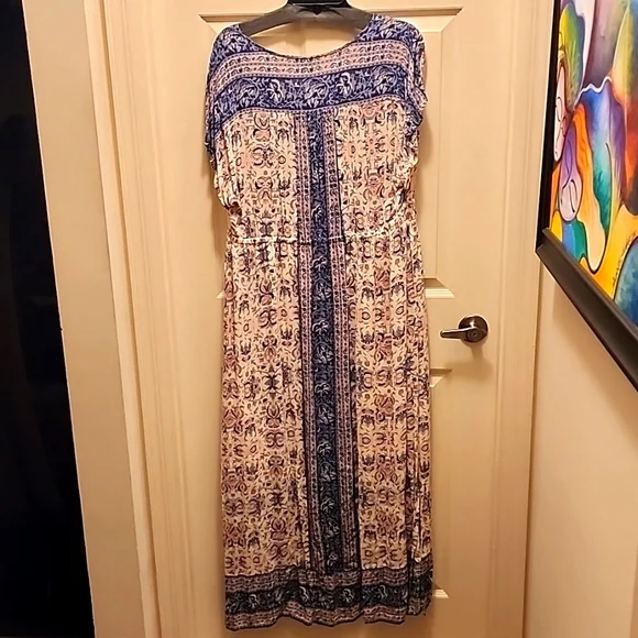 Dress - Picture 2 of 4